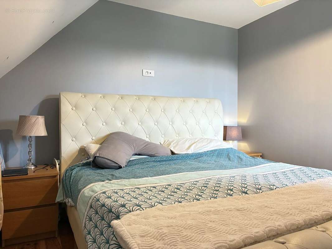 Maison rénovée avec gîte séparé de 3 chambres et piscine !! - photo 9