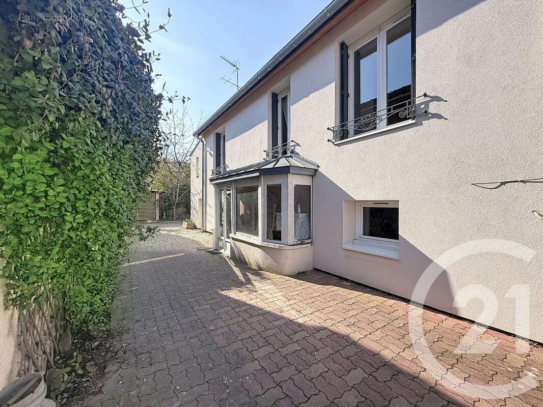 Maison à LES NOES-PRES-TROYES