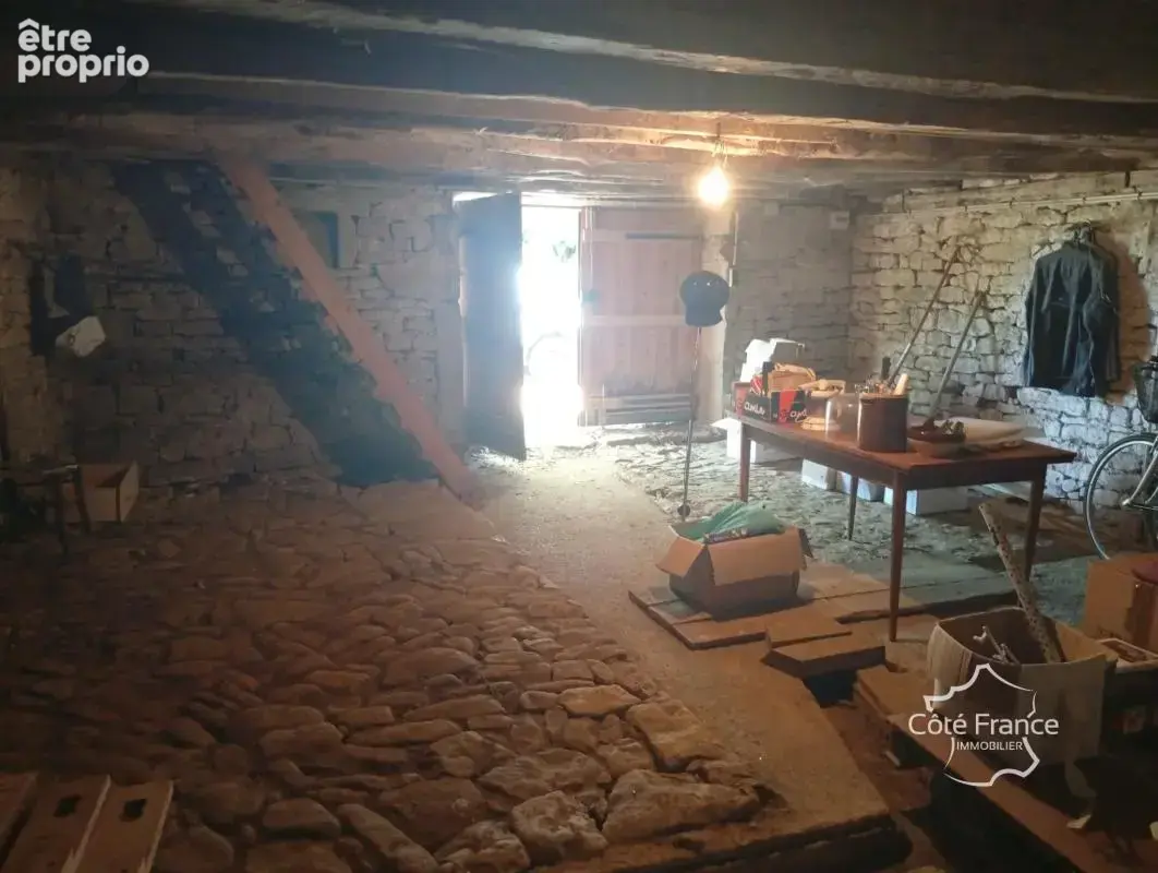 Authentique maison en pierre avec dépendances, puits, citern - photo 17