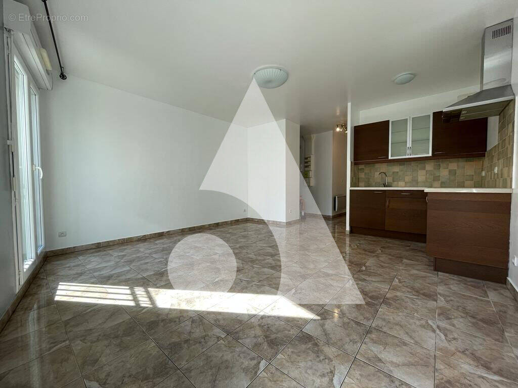 Appartement à CORBEIL-ESSONNES