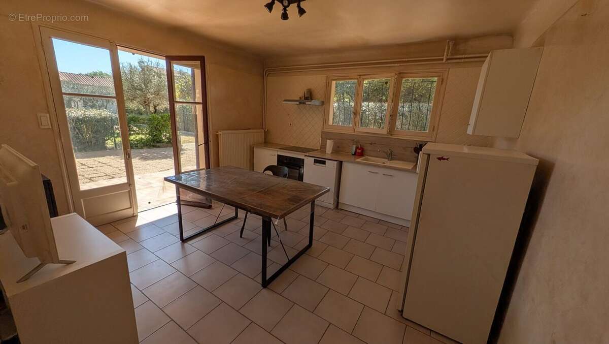 Maison à MORIERES-LES-AVIGNON