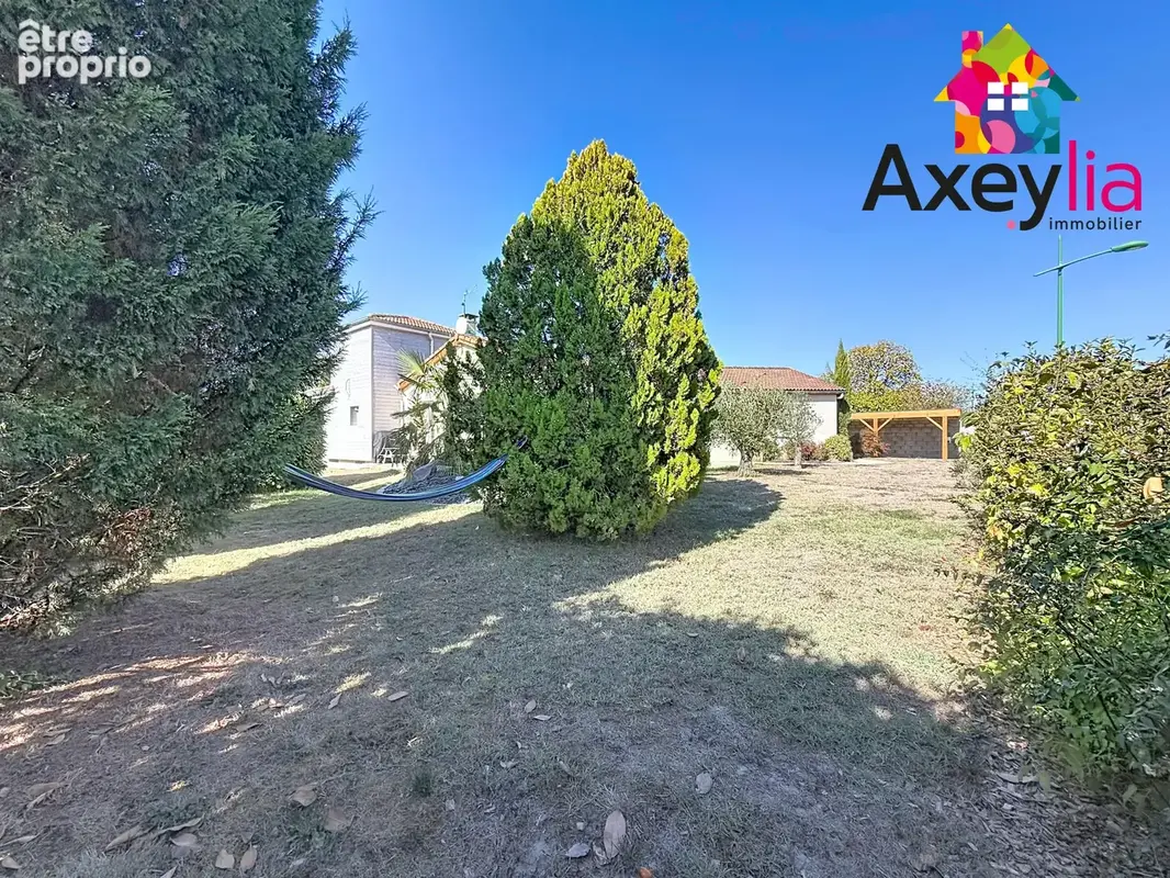 A vendre - secteur feurs - maison familiale 5 chambres avec garage, carport et terrain - photo 4