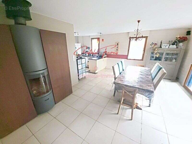 Maison à LES LOGES-MARCHIS