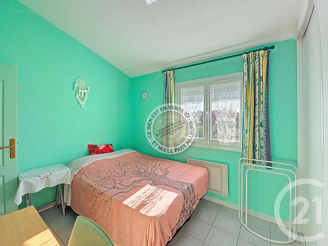 Maison à SAINT-LAURENT-DE-LA-SALANQUE