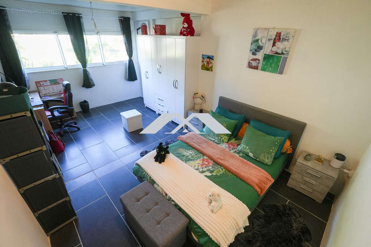 Maison 264 m² à Les Avirons  - photo 9