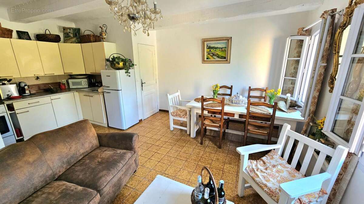 Appartement T2 lumineux de 47 m² ? Au coeur de Claviers , Var - photo 2