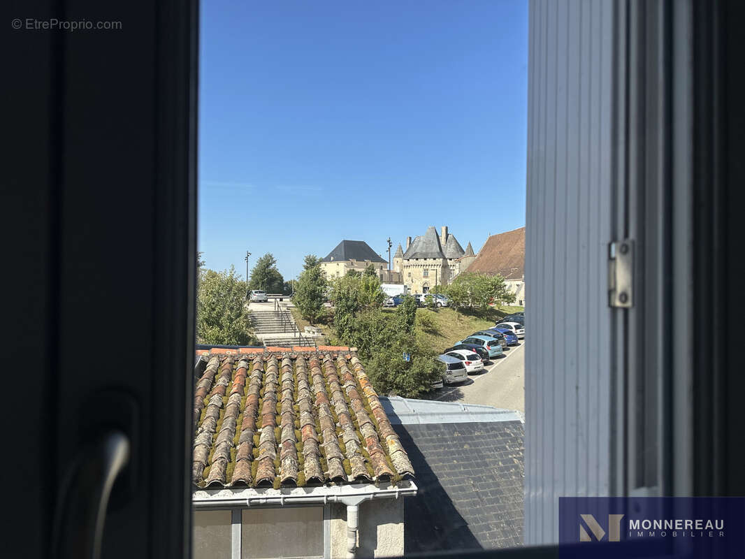 Appartement à BARBEZIEUX-SAINT-HILAIRE