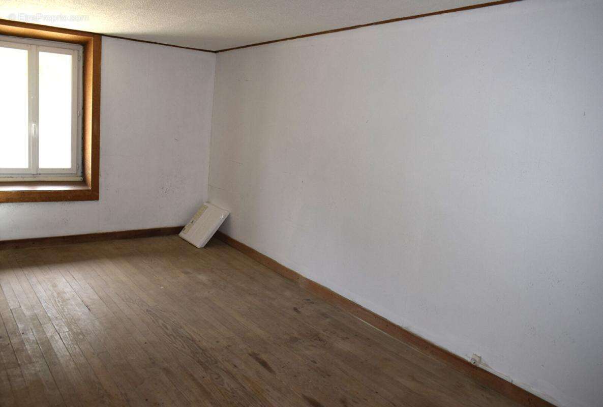 Maison à SAINT-JULIEN