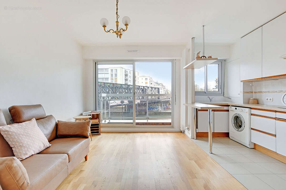 Appartement à PARIS-19E