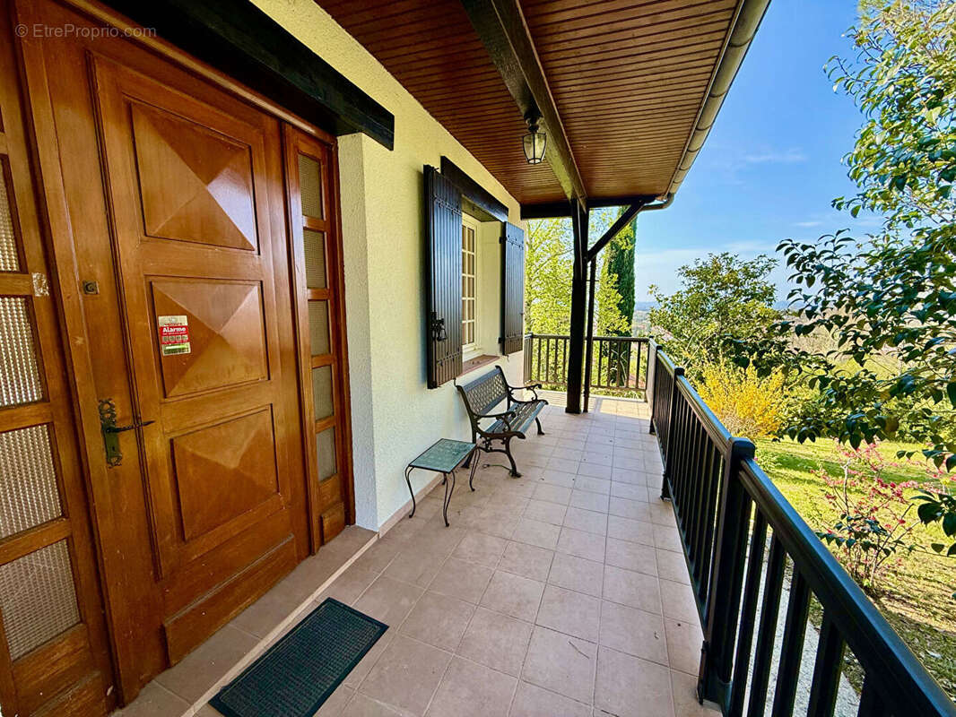 Maison à PUJOLS