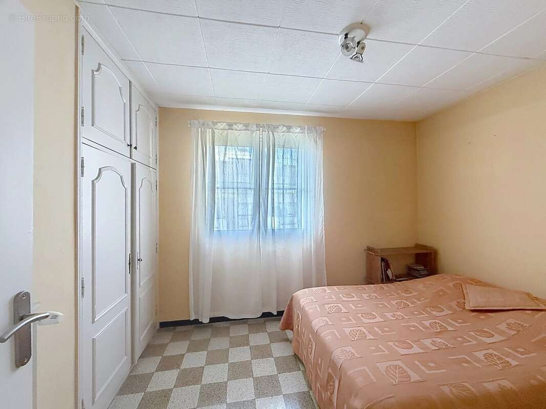 Appartement à SAINT-LAURENT-DU-VAR