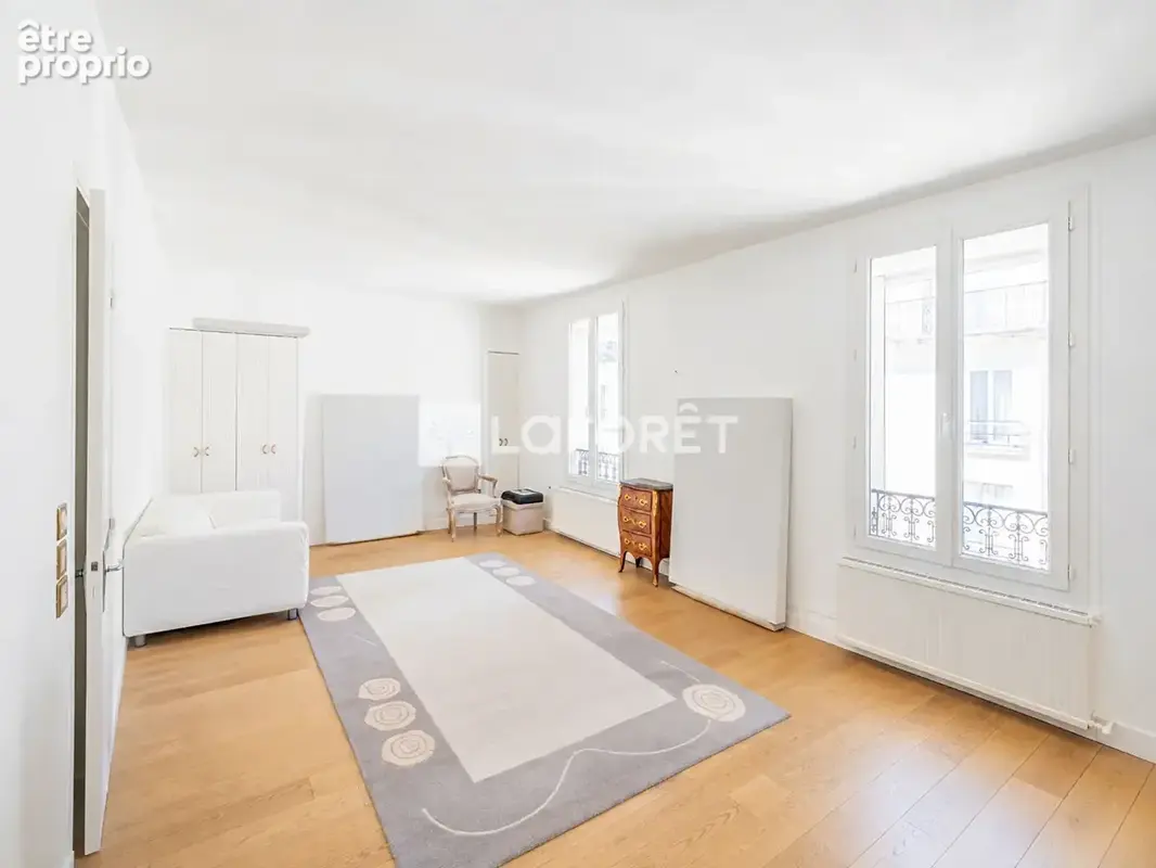 Dernier etage - traversant - tres bon etat - photo 2