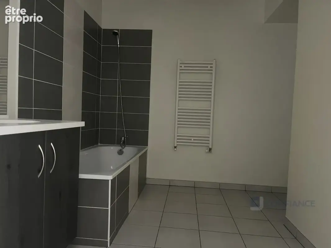 Appartement 3 pièces 57 m² à vendre à Decines-Charpieu (69150) - photo 3