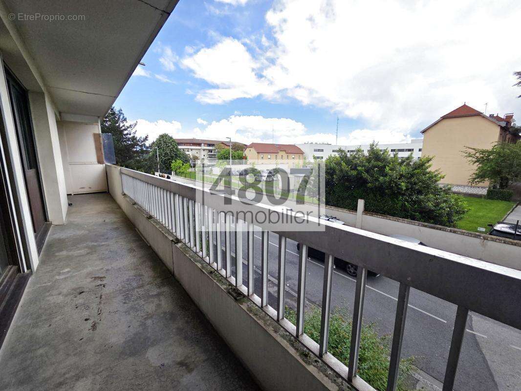 ANNEMASSE - Grand T2 avec balcon et cave - photo 2