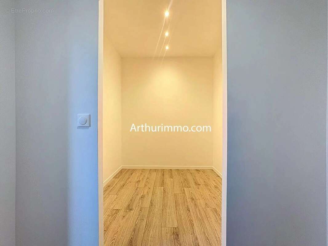 Maison à VIGNEUX-SUR-SEINE