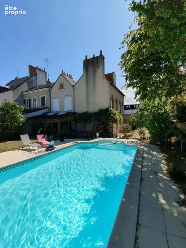 Maison de ville 6 chambres, jardin, piscine et garage. Proche centre ville - photo 4