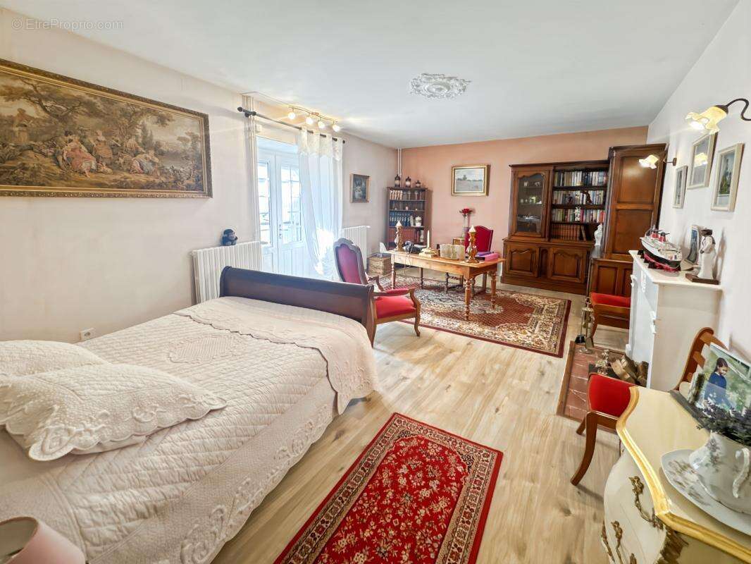 Maison forte aux allures de petit chateau - photo 23