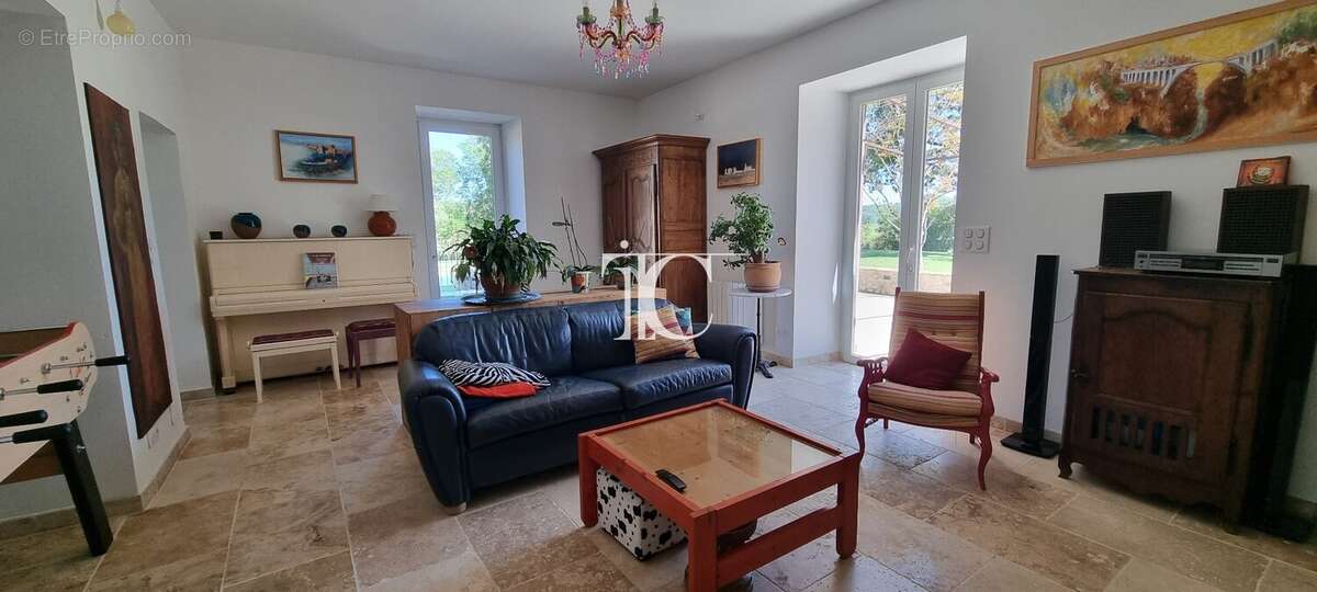 Maison à RIBAUTE-LES-TAVERNES