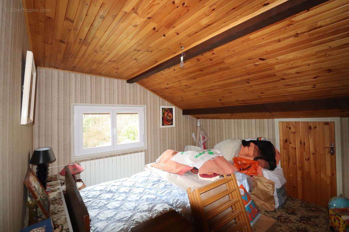 Maison à MONTAGNIEU