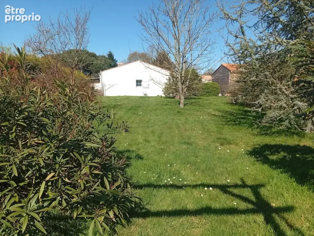 Maison 7 pièces 167 m² à vendre à Sainte-Foy (85150) - photo 2