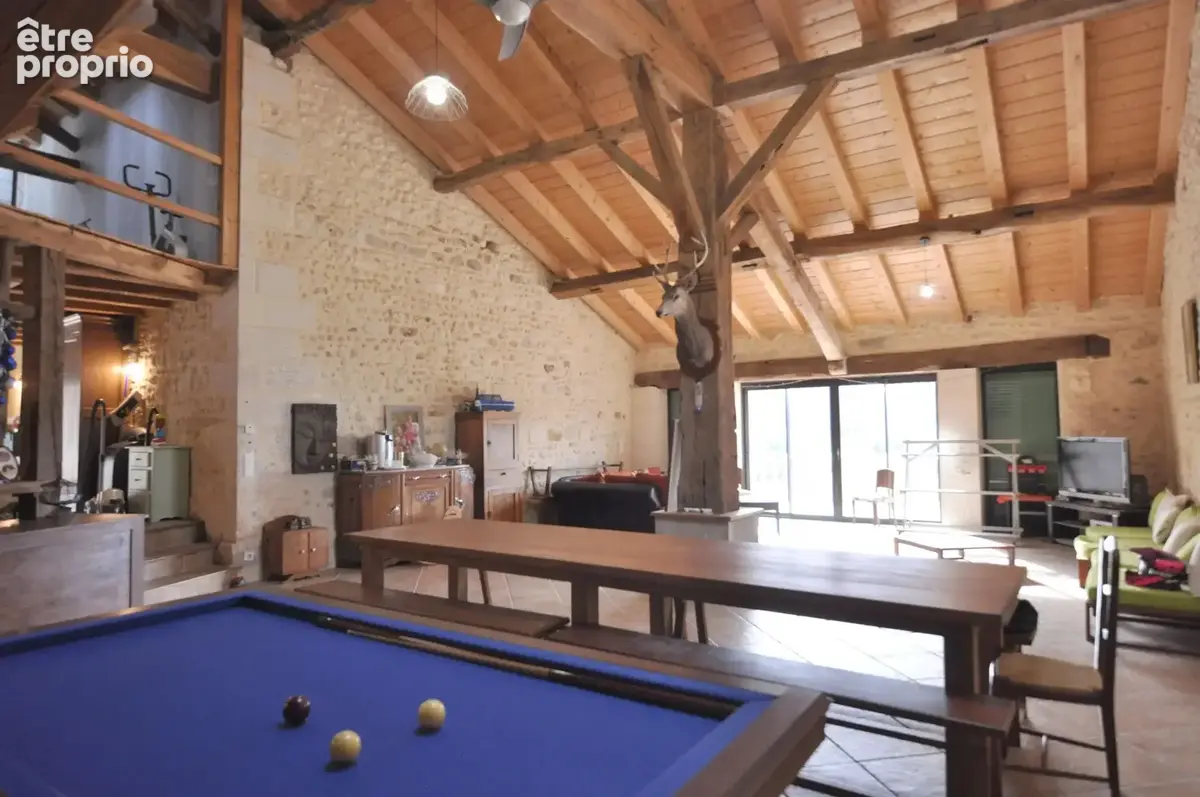Propriété de 320 m² habitables, 7 chambres, terrain de 2,6 ha - photo 3