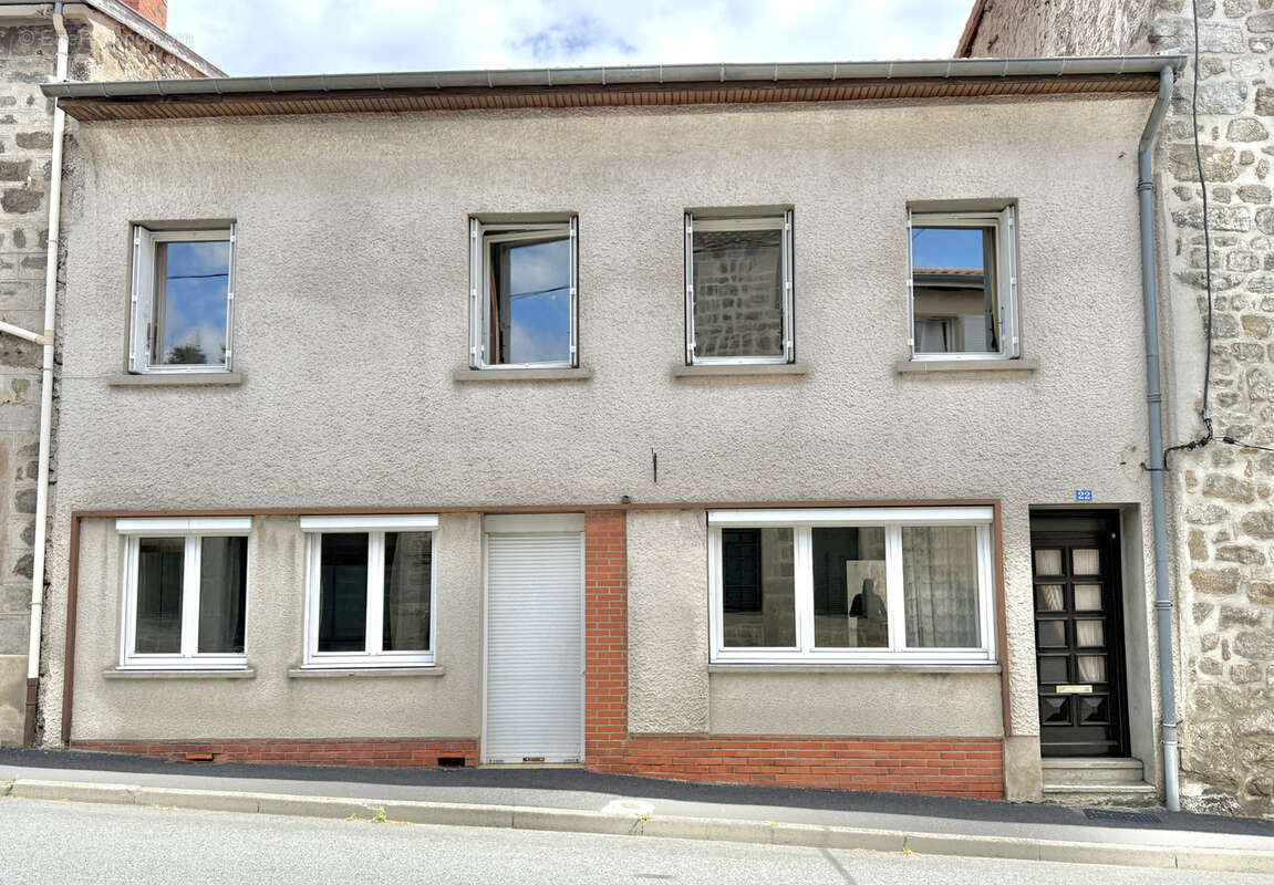 Maison de village familiale 8 chambres  205 m2 avec cour, garage double   Saint Didier en Velay- centre villag - photo 5
