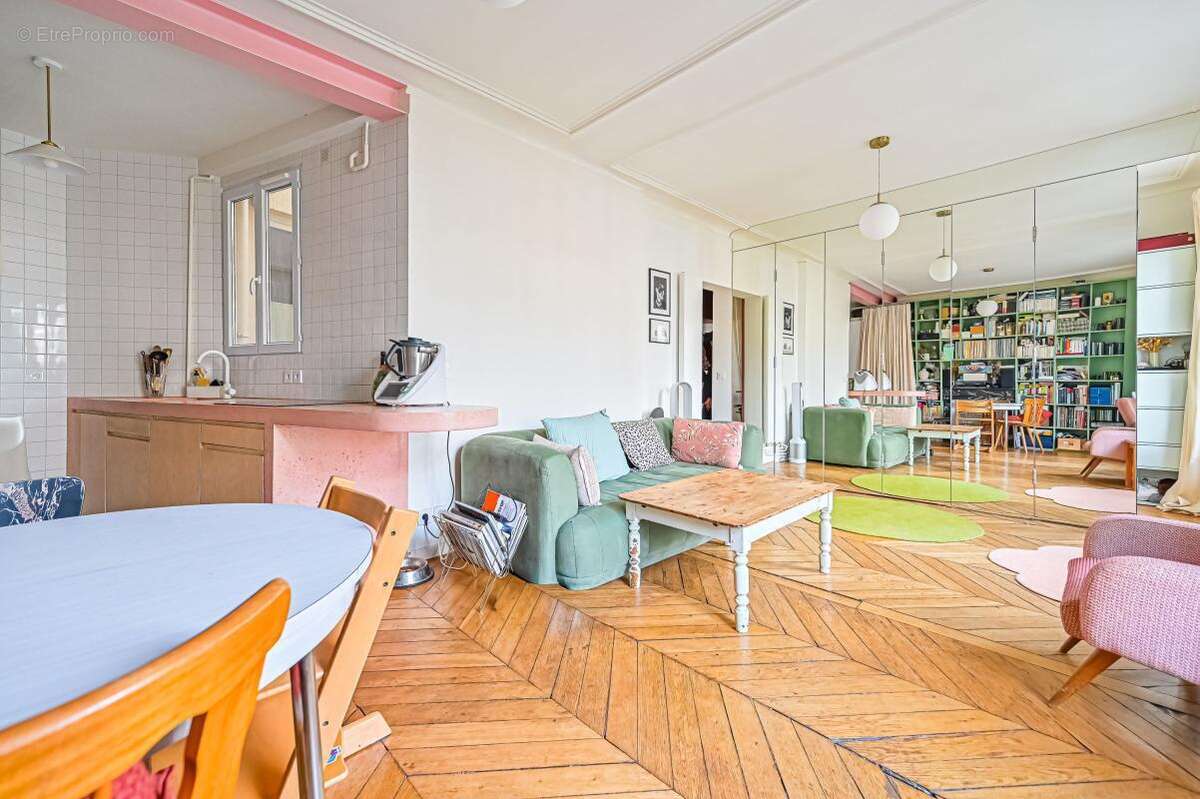 Appartement à PARIS-10E