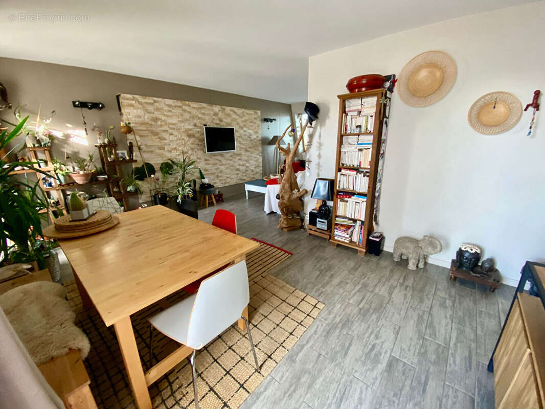 Appartement à SARTROUVILLE