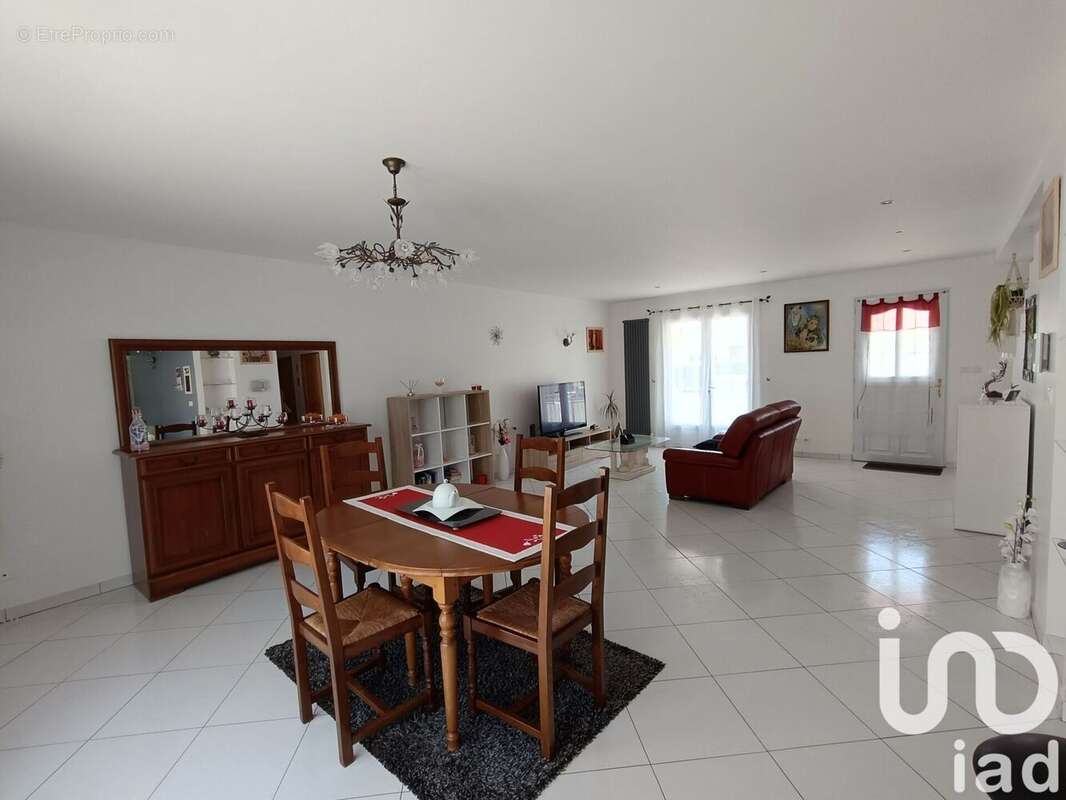 Photo 6 - Maison à VIRY-CHATILLON