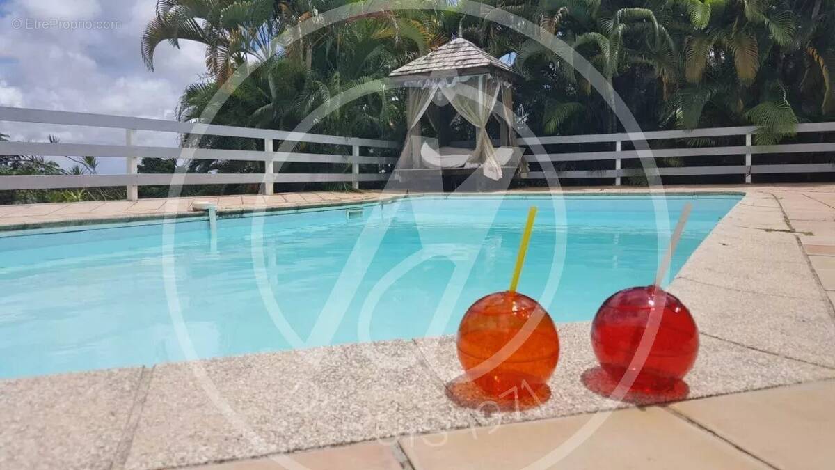 Maison à PETIT-BOURG