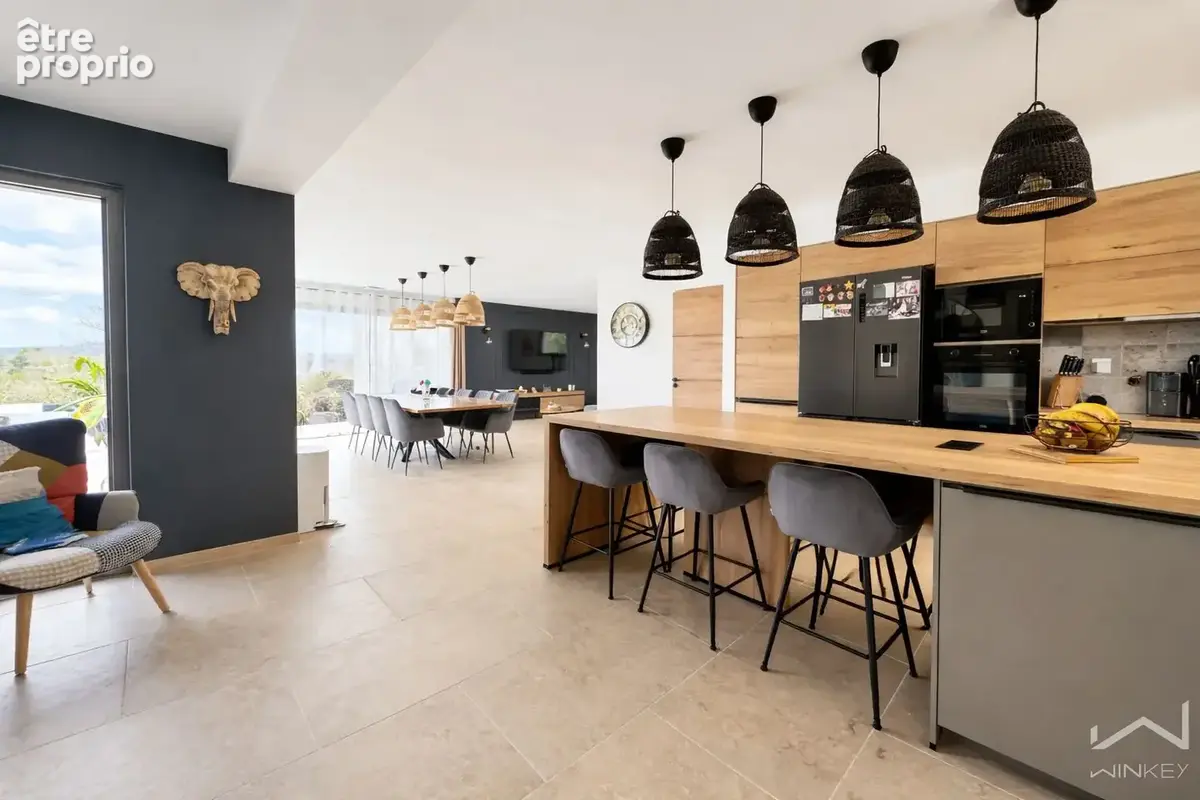 Maison contemporaine avec jardin et piscine, 5 chambres, garage   Saint-Martin-d’Ardèche - photo 2