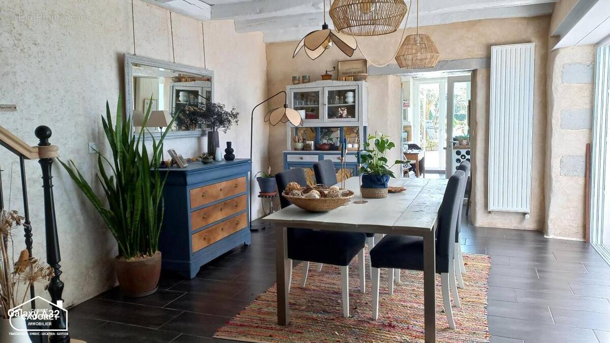   - Maison à PAIMBOEUF