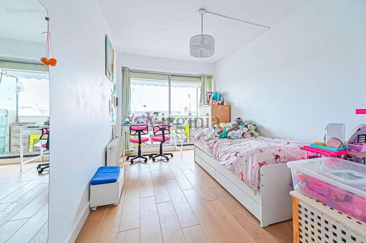 Appartement à CHARENTON-LE-PONT