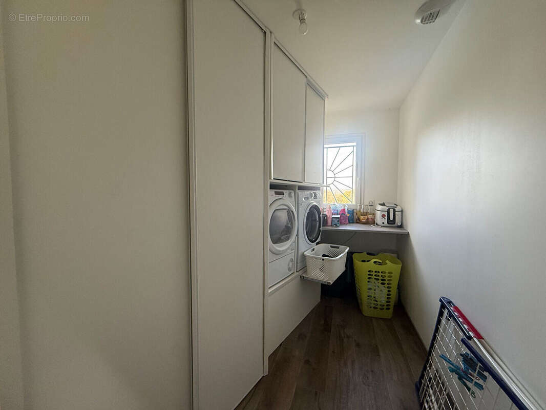 Maison à SAINT-LEONARD-DE-NOBLAT