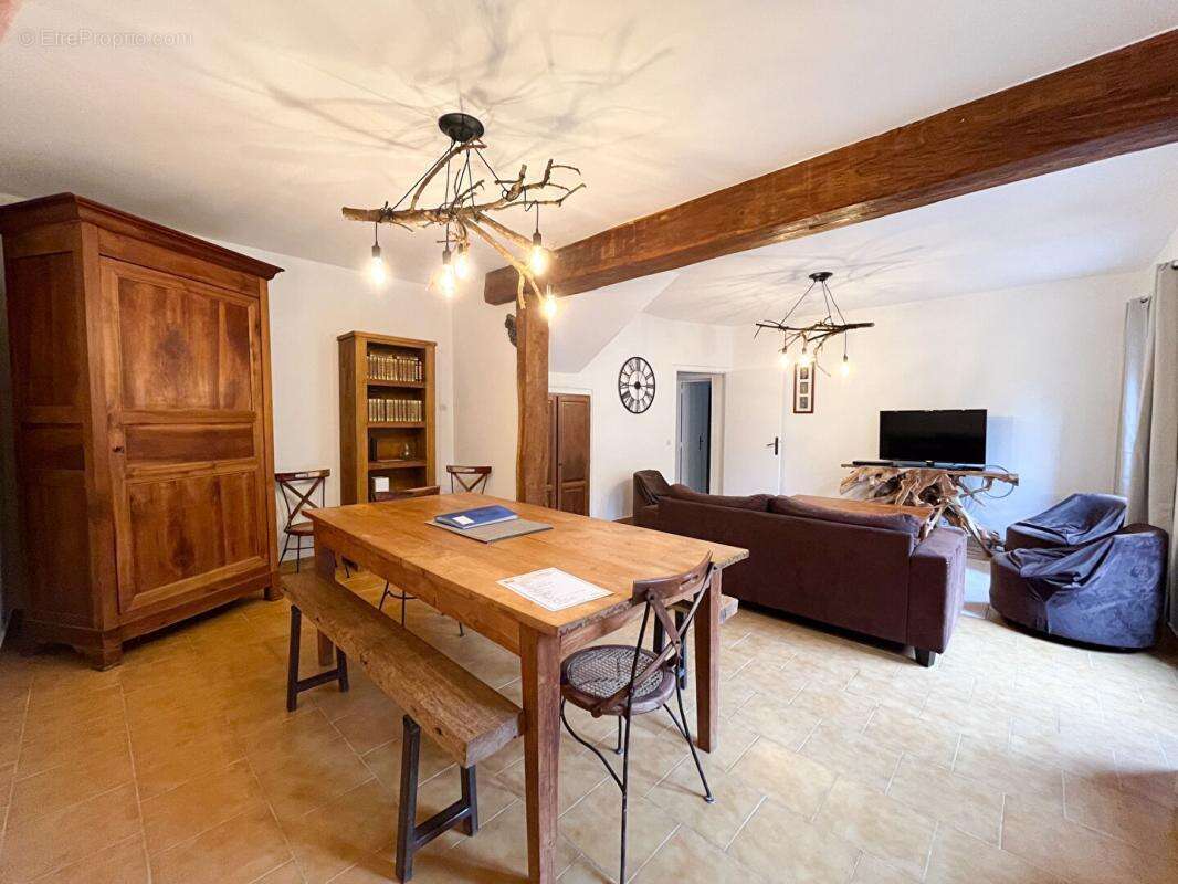 Maison à NOUANS-LES-FONTAINES