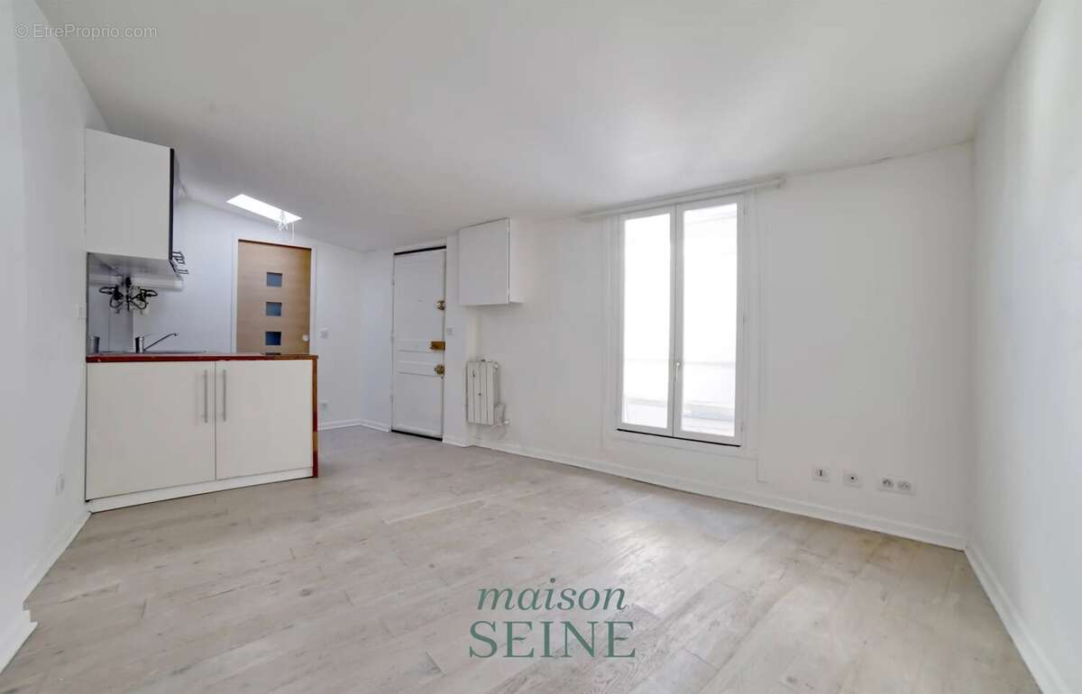 Appartement à PARIS-18E
