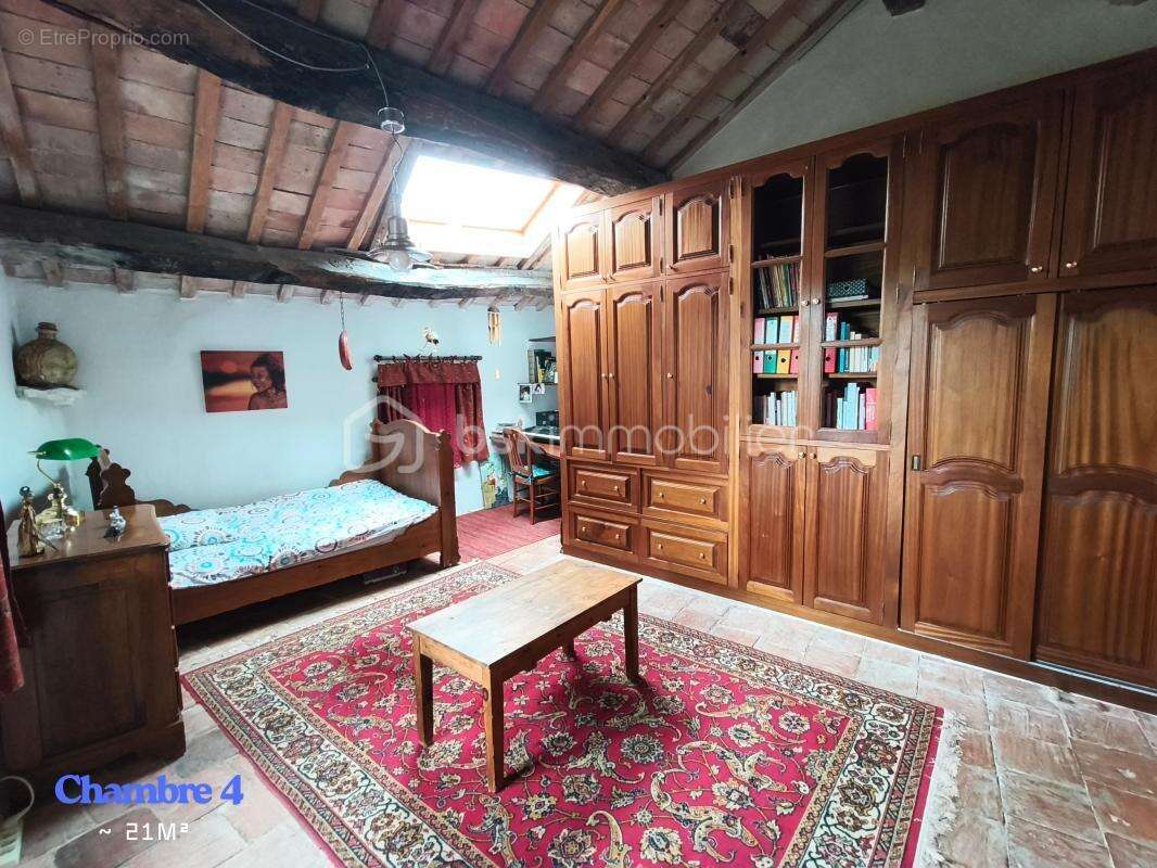 Maison à LA TOUR-SUR-ORB
