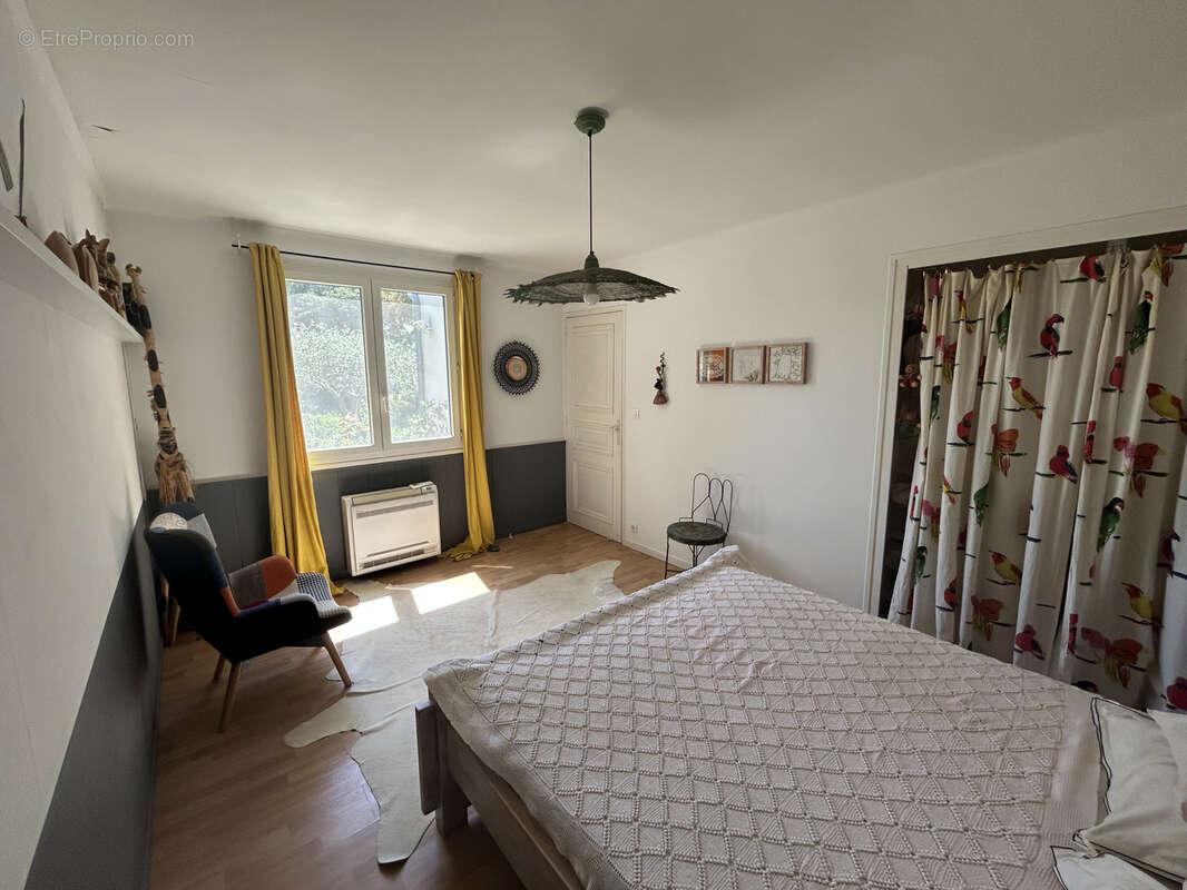 Maison à MONTAREN-ET-SAINT-MEDIERS