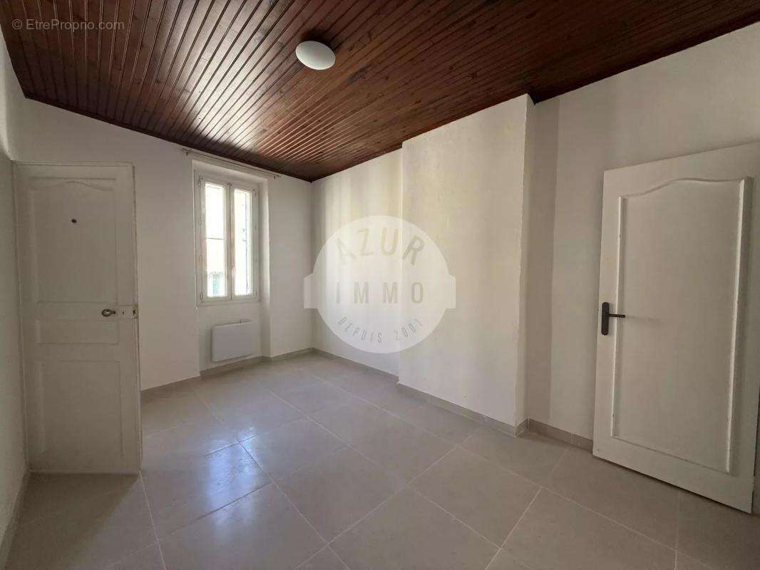 Appartement à ROQUEVAIRE