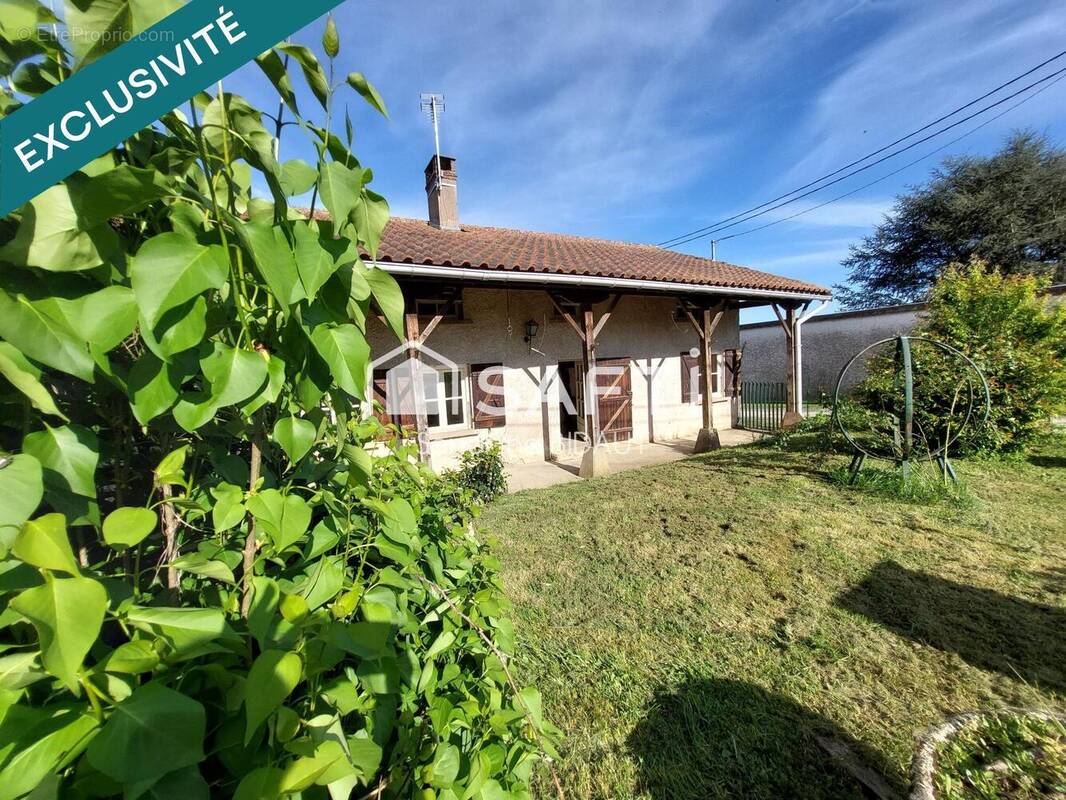 Photo 1 - Maison à SAINT-TRIVIER-DE-COURTES