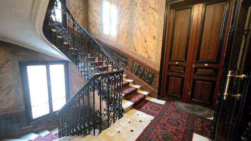 Appartement à PARIS-7E