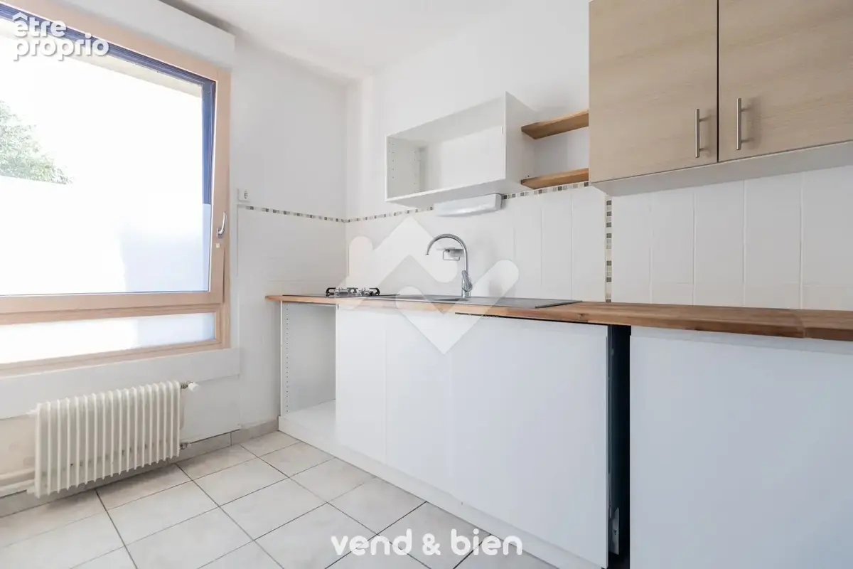 Appartement 4 pièces 69 m² à vendre à Reims (51100) - photo 2