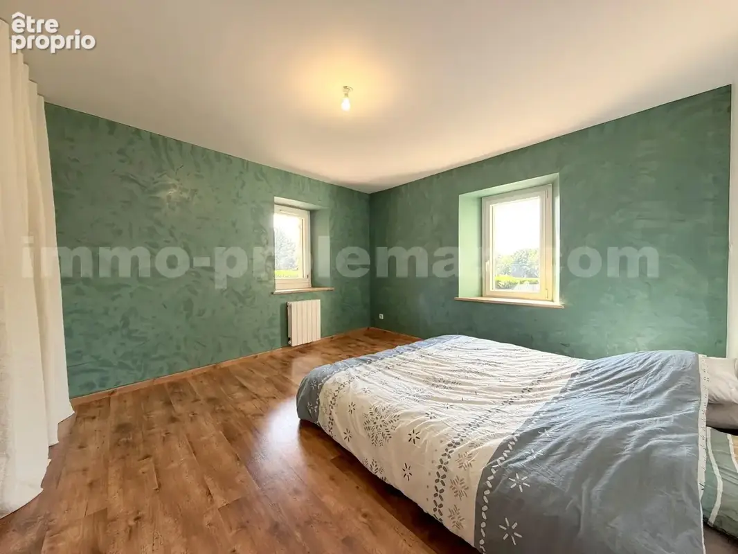 Appartement_T4_La_Balme-de-Sillingy_proche_Annecy_frontière_Suisse_direction_GENELVE_investissement_vente_séjour_salon_cuisine_salle_a_manger_extérieur_chambre_1_