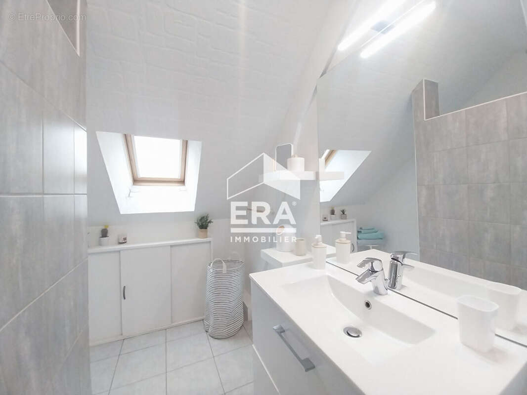 Autre à LA CHAPELLE-VENDOMOISE