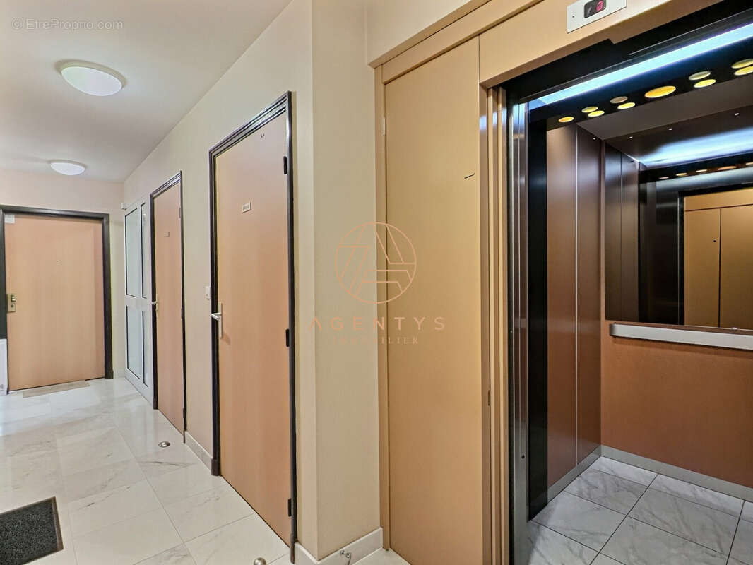 Appartement à SAINT-MAUR-DES-FOSSES