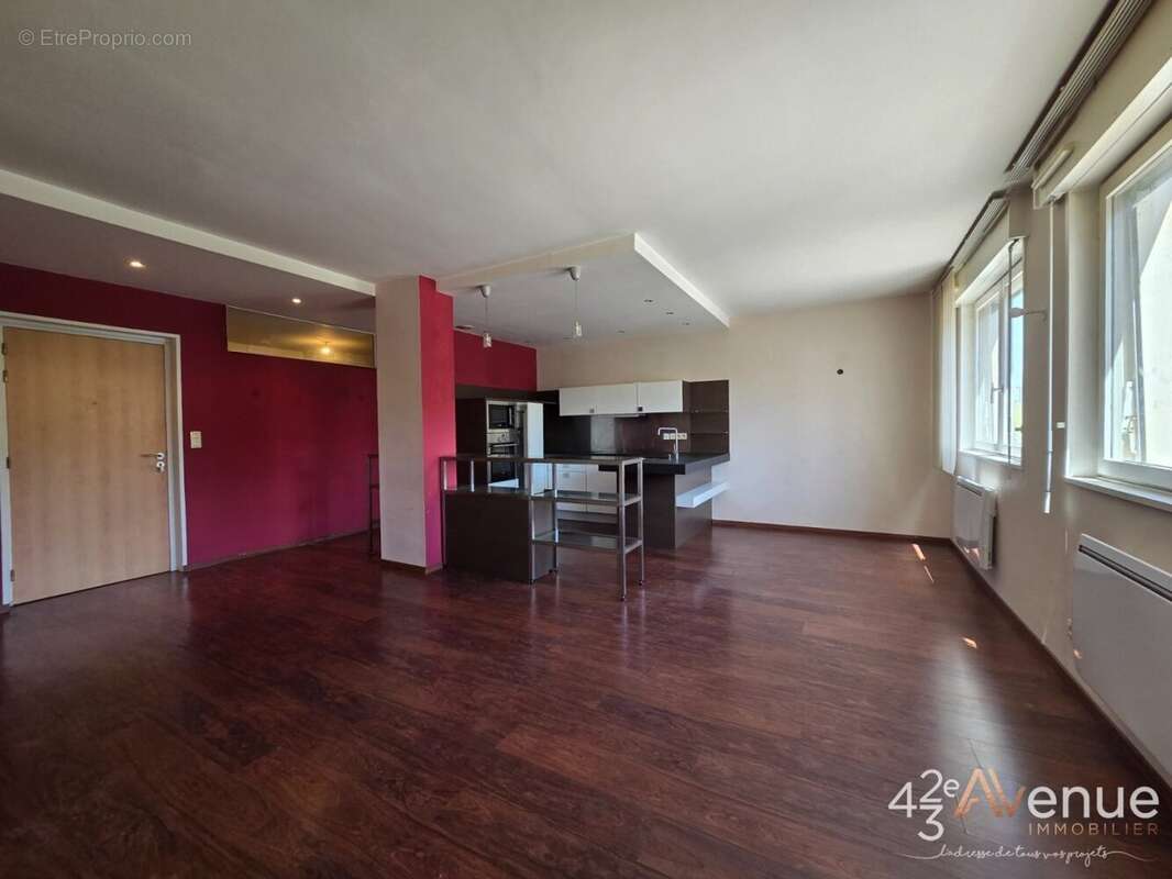 Appartement à SAINT-ETIENNE