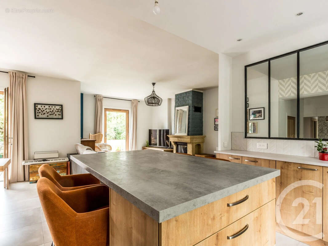 Maison 120 m² à Massieux  - photo 7