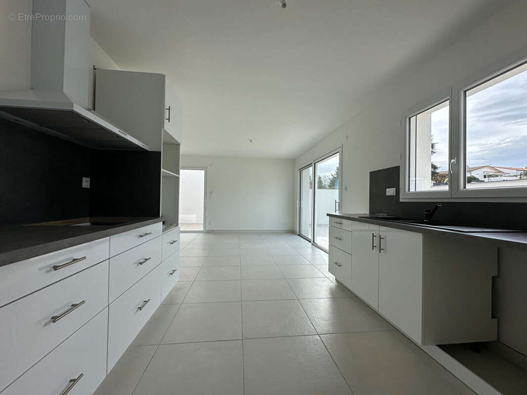 Maison à VAUX-SUR-MER