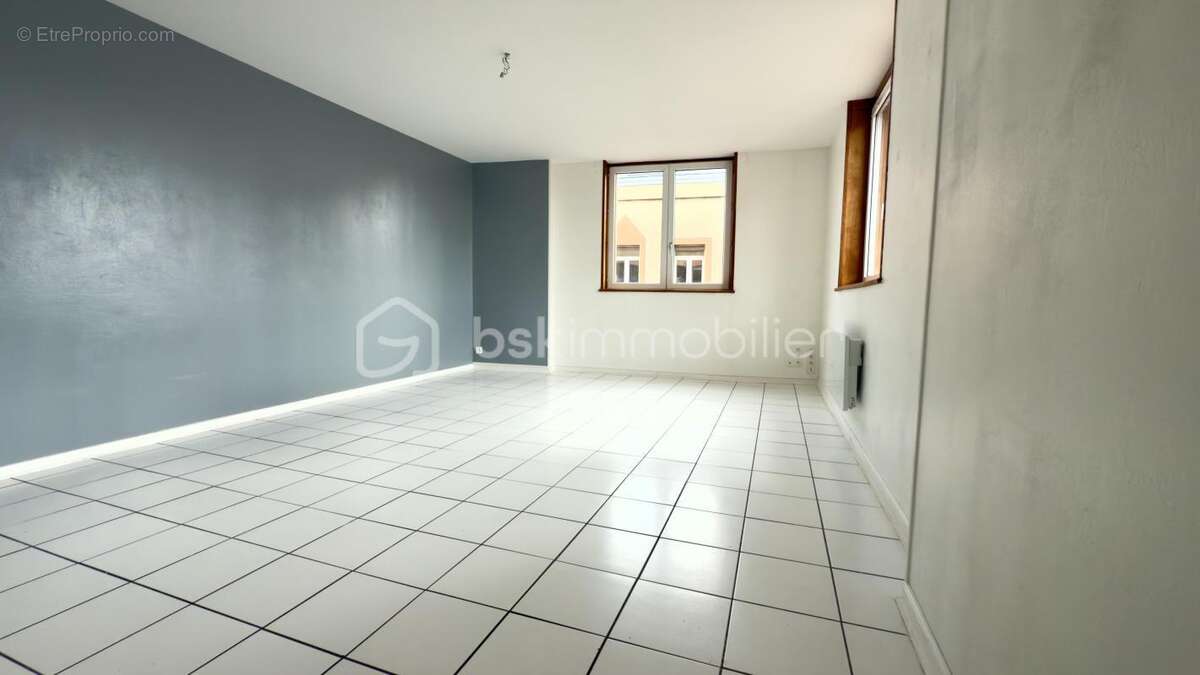 Appartement 2 chambres avec garage privé et cave à 5 minutes du centre ville à pied - photo 3