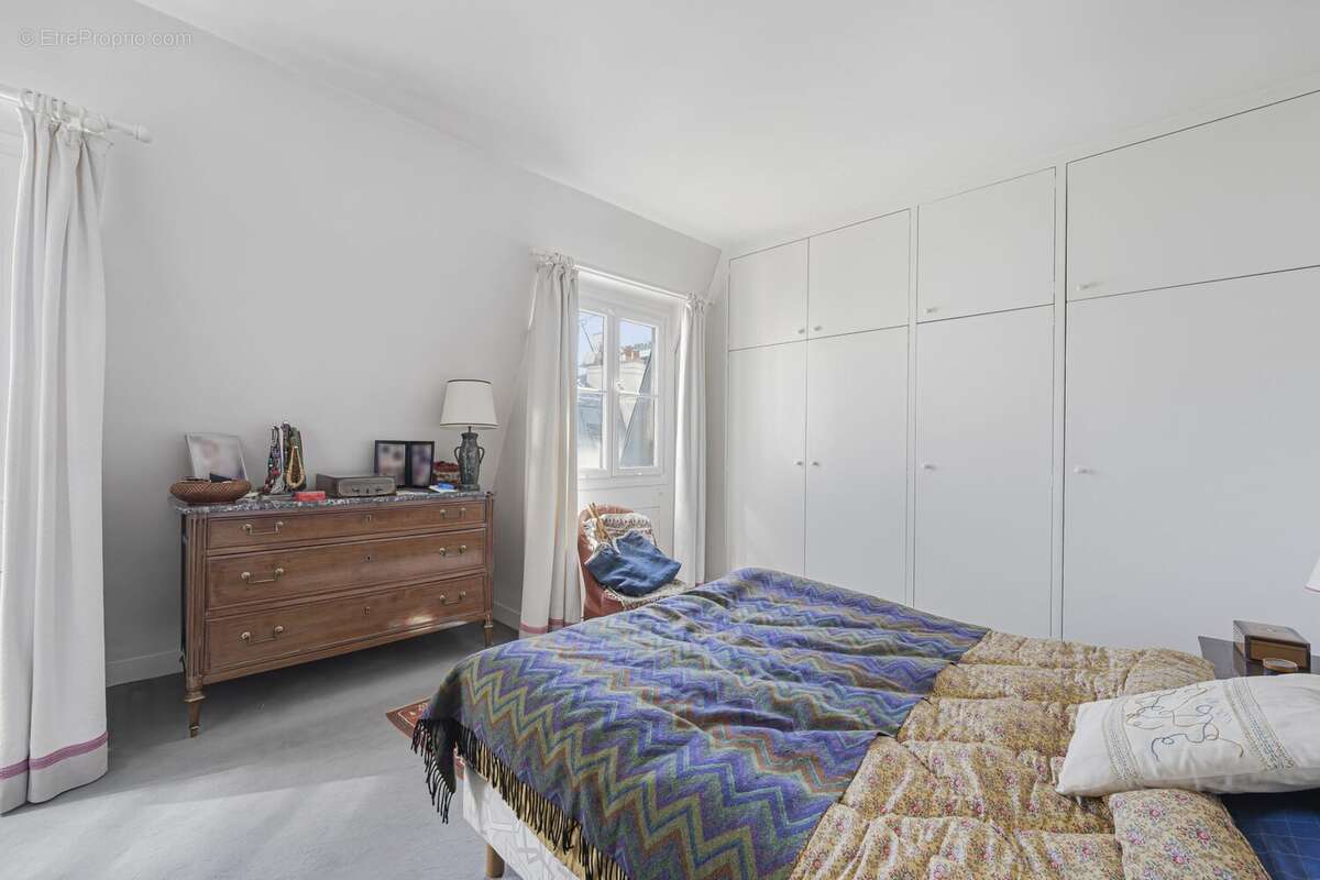 Appartement à PARIS-3E